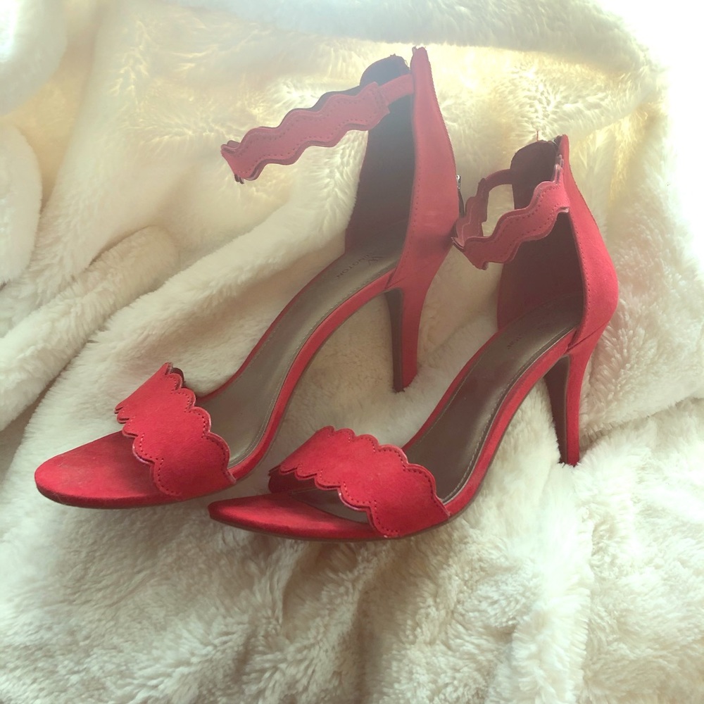 Worthington Scalloped Red Heels Size 9.5